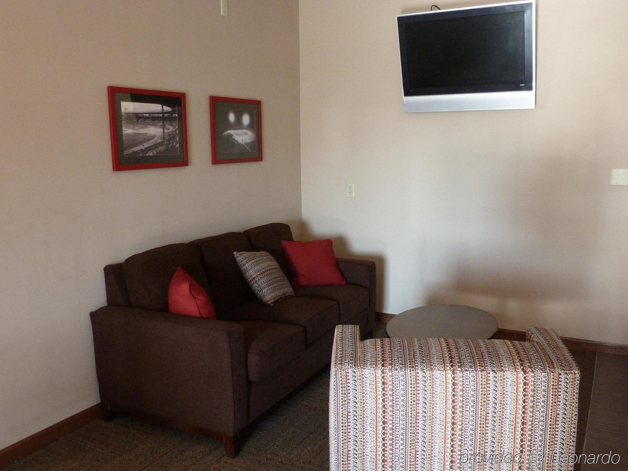 Holiday Inn Express & Suites Evansville North By Ihg Warrenton Habitación foto