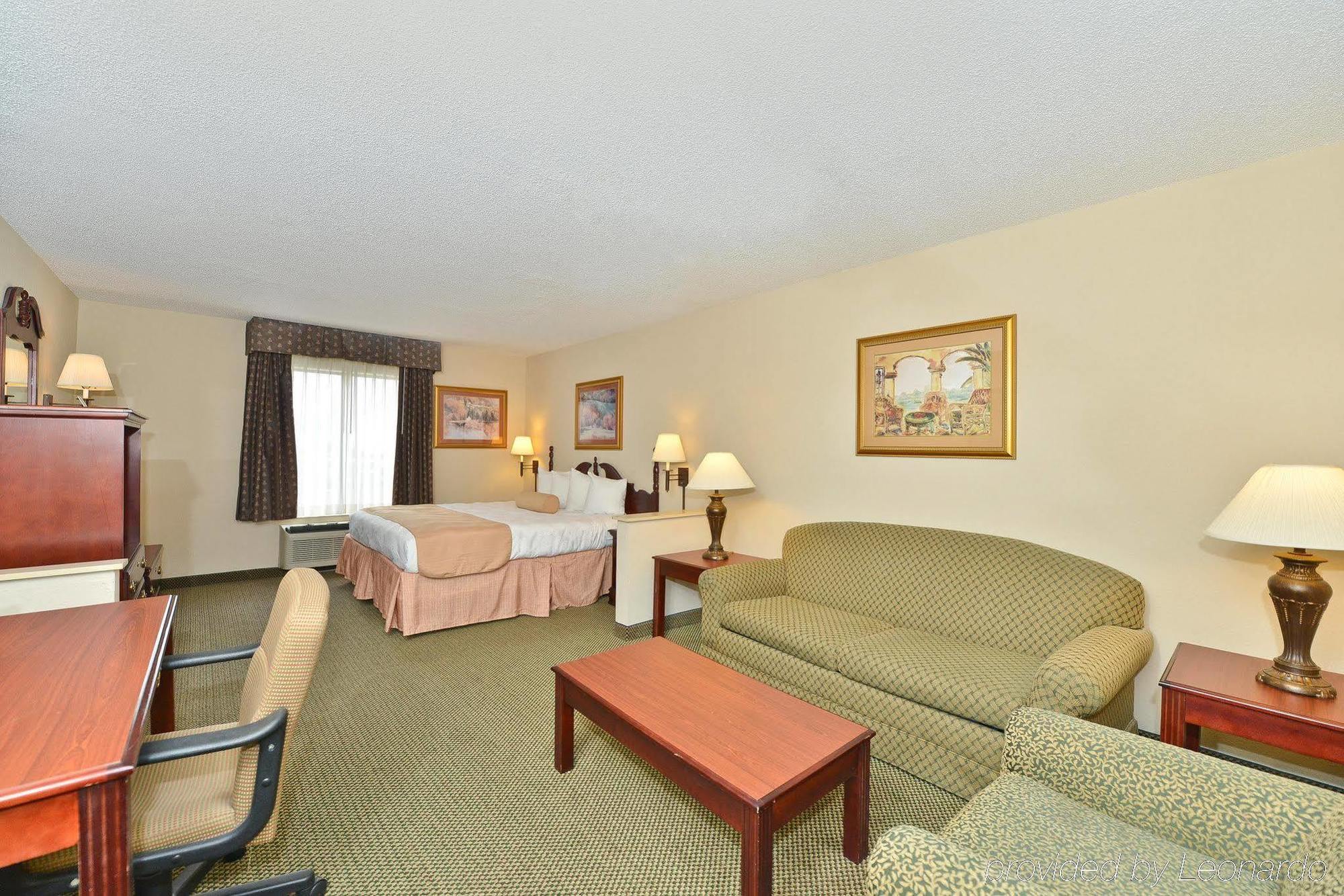 Holiday Inn Express & Suites Evansville North By Ihg Warrenton Exterior foto