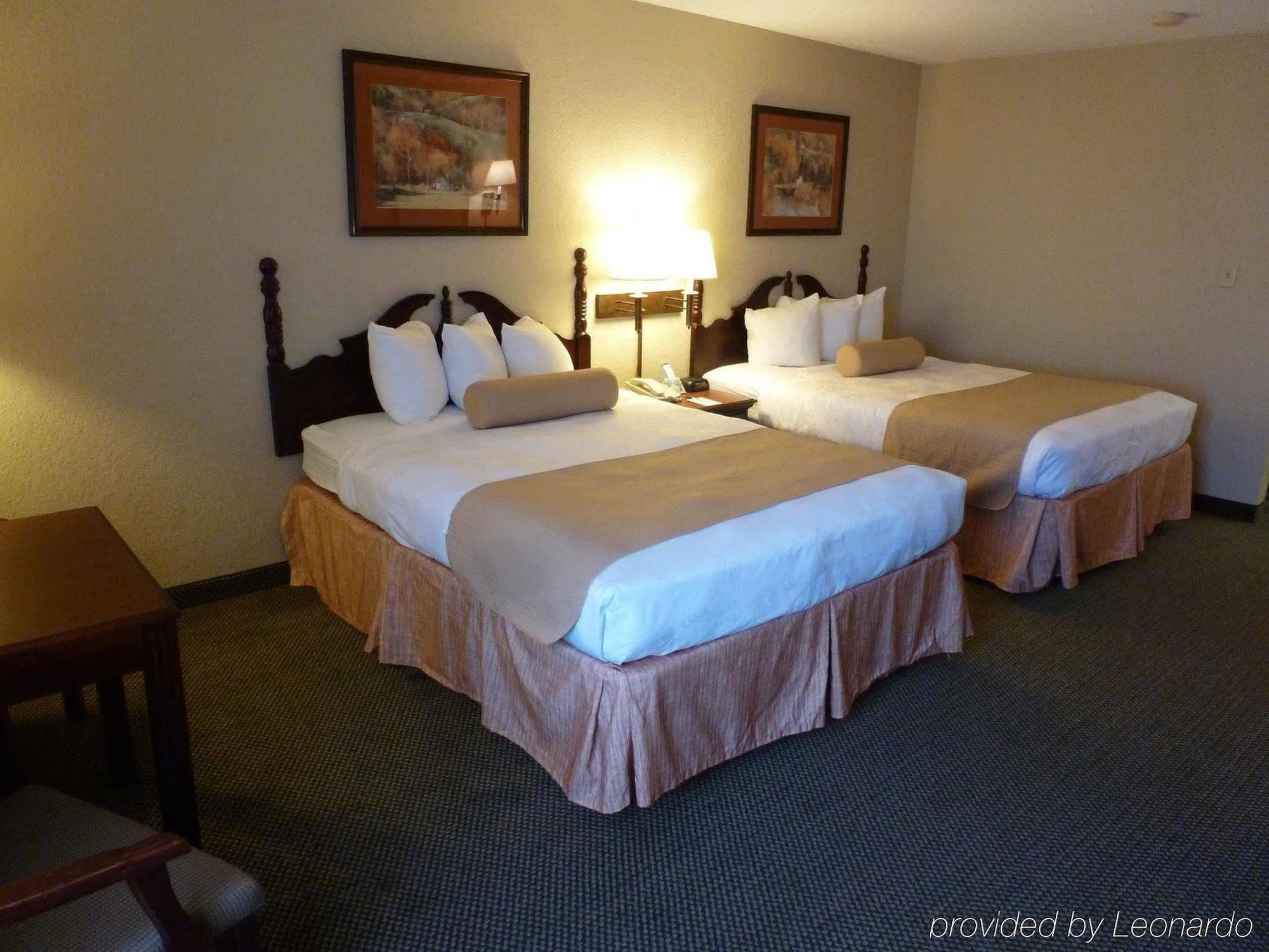 Holiday Inn Express & Suites Evansville North By Ihg Warrenton Habitación foto