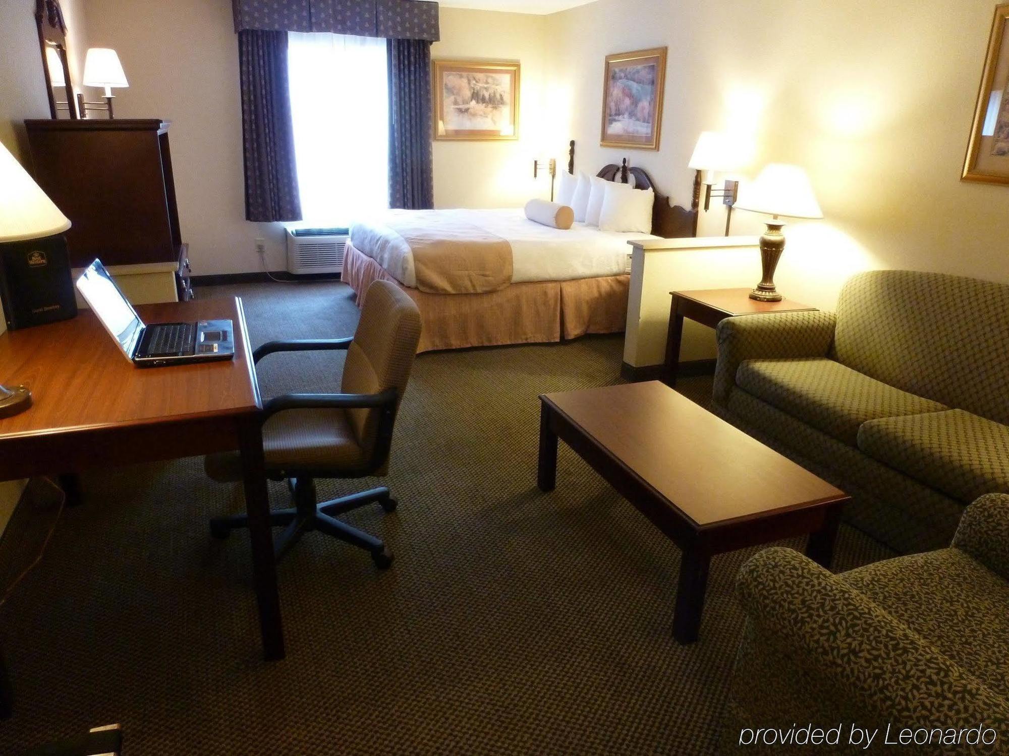 Holiday Inn Express & Suites Evansville North By Ihg Warrenton Habitación foto