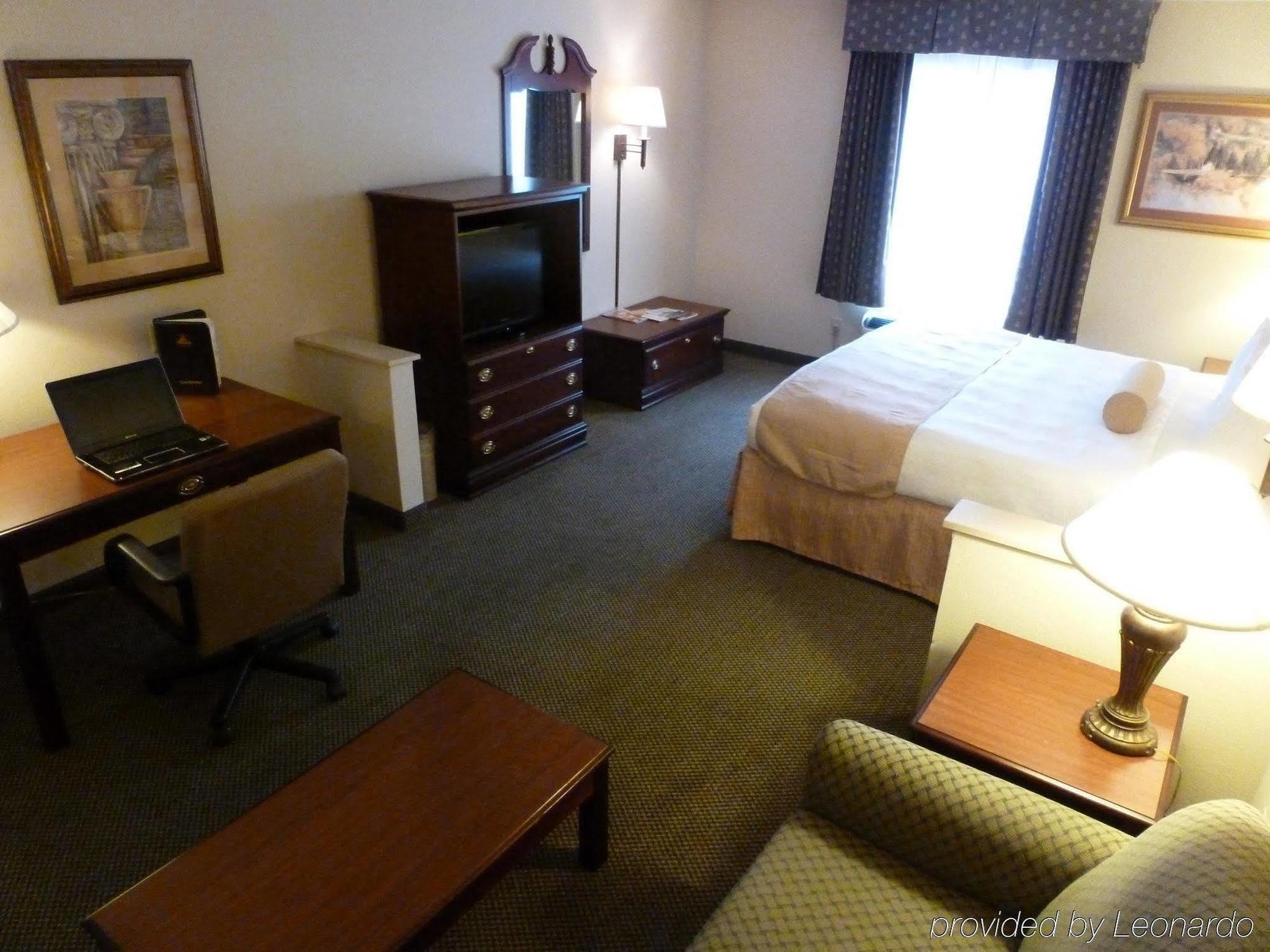 Holiday Inn Express & Suites Evansville North By Ihg Warrenton Habitación foto