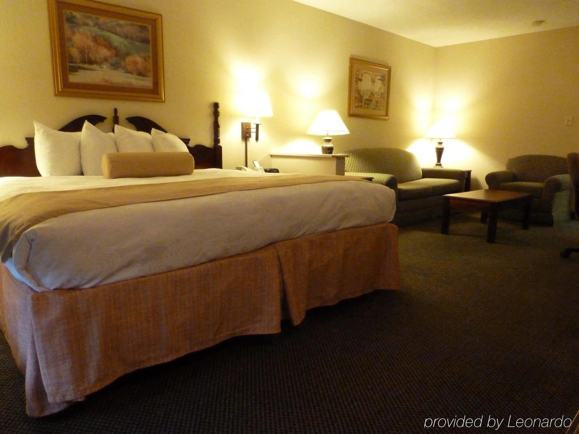 Holiday Inn Express & Suites Evansville North By Ihg Warrenton Habitación foto